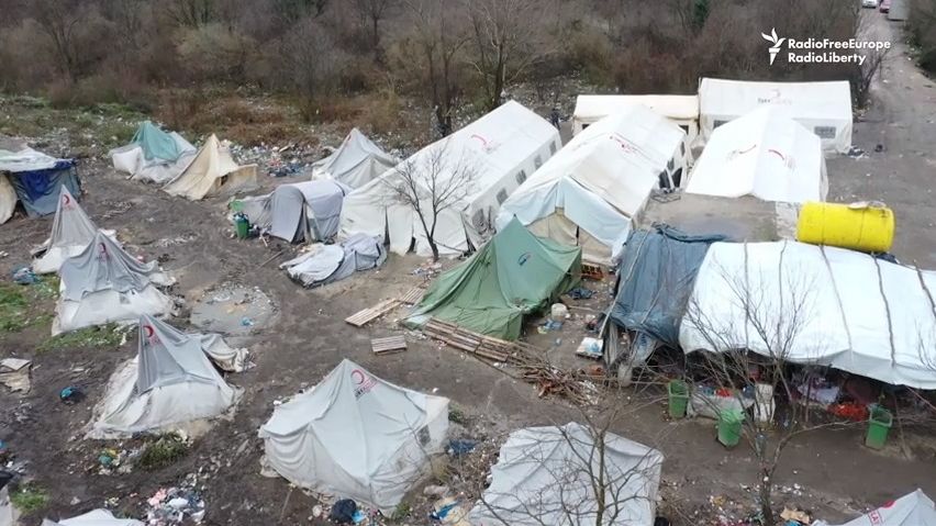 Bosenský tábor pro uprchlíky? Stál u skládky a kousek od minového pole